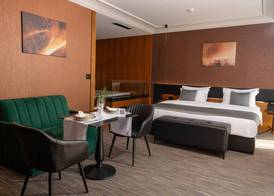 Select Hill Resort 2