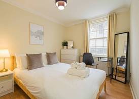 2 Bed Grassmarket Apartment 4