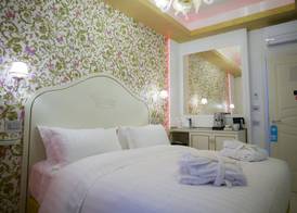 Leucosya Luxury Rooms 4