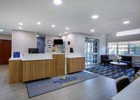 Microtel Inn & Suites by Wyndham Burlington 2