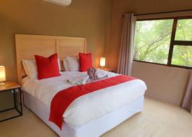 Kingfisher Creek Safari Cottages 2