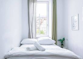 Cozy Room Shared Apt Millennium Tower 5