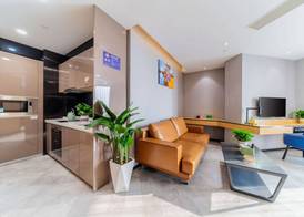 Cloudy International Apartment 4