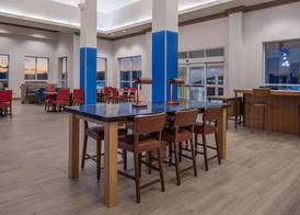 Holiday Inn Express MYSTIC - GROTON AREA by IHG 3