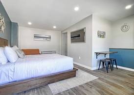 White Caps Motel 4