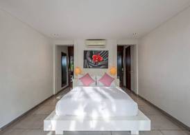 AB Villa & Apartments 4