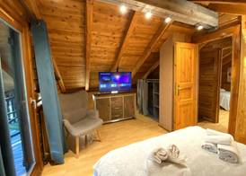 LE RENNE Chalet en bois au calme avec SPA Jacuzzi 2