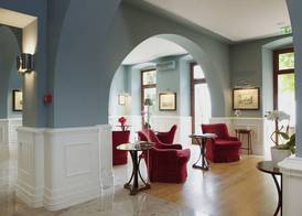 Hotel Riviera & Maximilian's 3