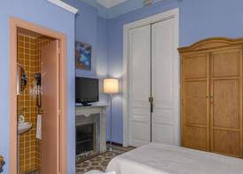 Hostal Girona 5