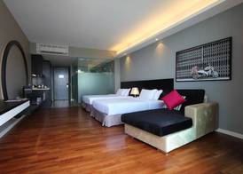 The Shore Hotel & Residences 4