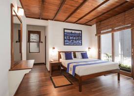 Hibiscus Beach Hotel & Villas 5