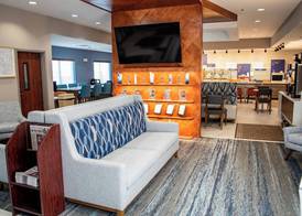 Holiday Inn Express & Suites MASON CITY by IHG 2