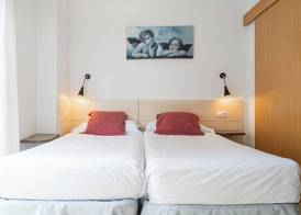 Neptuno Aparthotel 4