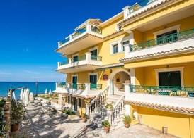 Andreolas Luxury Suites 2
