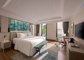 La Siesta Premium Lakeside 3