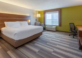 Holiday Inn Express & Suites VANDALIA by IHG 4