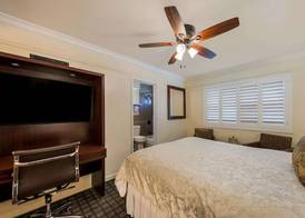 Clarion Collection Carmel Oaks Inn 5