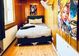 Cozy 3BR Apt with Garden Sleeps 10 5