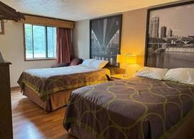Super 8 by Wyndham Chaska 5