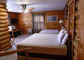 Twin Pines Lodge & Cabins 2