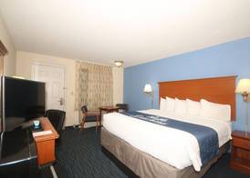Days Inn by Wyndham Winston Salem North 5