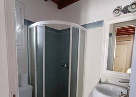 Manos Rooms 3