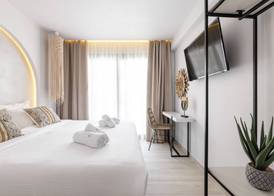 Amalthia Luxury Suites 4
