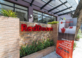 RedDoorz Plus at Evangelista Street Makati 2