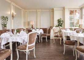Burghotel Am Hohen Bogen 3