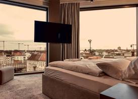 Bellman Hotel 2