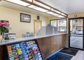 Riverside Inn & Suites 2