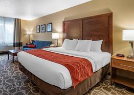 Comfort Inn Dyersville Near the Field of Dreams 4