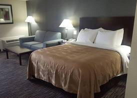 Danbury Inn & Suites 5