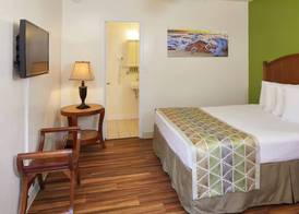Pacific Marina Inn Airport Hotel 5