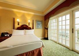 Hong Kong Disneyland Hotel 4