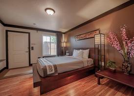 Tao's Inn 4