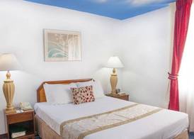 Holiday Surf Hotel (with full kitchen) 3