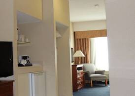 Holiday Inn Express & Suites BARRIE by IHG 2
