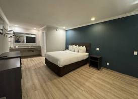 Baymont by Wyndham Bakersfield 5