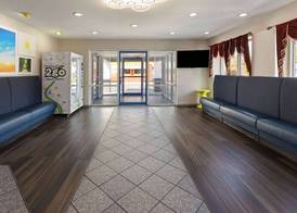 Days Inn & Suites by Wyndham Albany 4