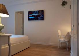 Cosmopolitan Central Rooms 4