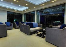City Hotel & Suites 5