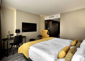 COURT HOTEL 3