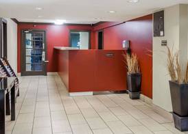 Howard Johnson by Wyndham San Diego Hotel Circle 3
