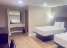 Chicago Lakeshore Hotel 5