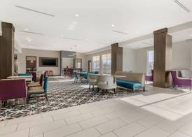 Comfort Inn & Suites 3