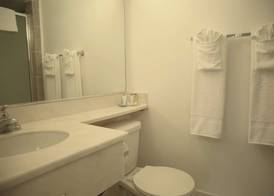 Travelodge by Wyndham Burbank-Glendale 5