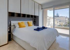 Cosy 1BR Apartment in Central St Julian's 2
