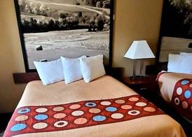 Super 8 by Wyndham Marshalltown 4