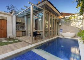 18 Suite Villa Kuta 5
